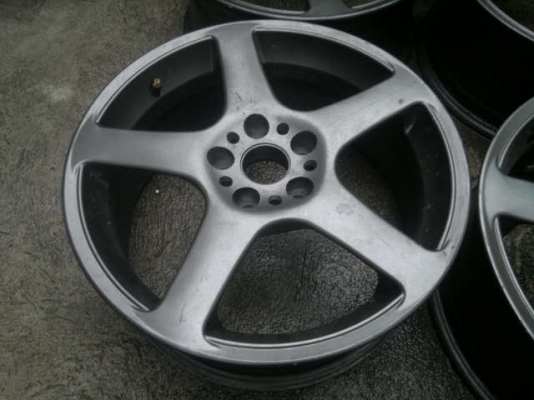 --- ชาย ---  ล้อ ITALY 1ชุด ใส่ VOLVO ขอบ 17"x7 ET 35)