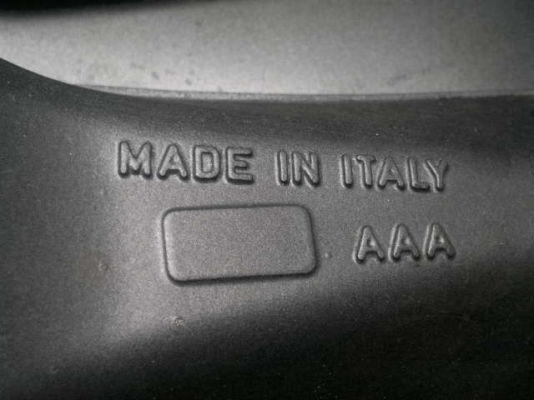 --- ชาย ---  ล้อ ITALY 1ชุด ใส่ VOLVO ขอบ 17"x7 ET 35)