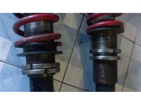 โช๊คปรับเกลียวมือ 2 เชียงกงสภาพดี 2 ต้น คู่หลัง