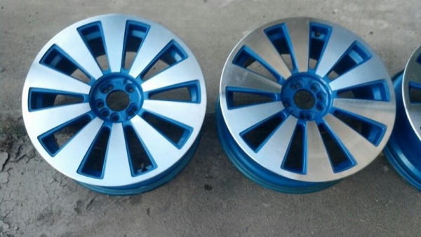 แม็ก 18 ฟ้าหน้าเงา 4 รู 100 และ 5/100 ราคา 6500 บาท แม็ก 18 ฟ้าหน้าเงา 4 รู 100 และ 5/100 ราคา 6500 บาท