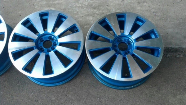 แม็ก 18 ฟ้าหน้าเงา 4 รู 100 และ 5/100 ราคา 6500 บาท แม็ก 18 ฟ้าหน้าเงา 4 รู 100 และ 5/100 ราคา 6500 บาท