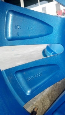 แม็ก 18 ฟ้าหน้าเงา 4 รู 100 และ 5/100 ราคา 6500 บาท แม็ก 18 ฟ้าหน้าเงา 4 รู 100 และ 5/100 ราคา 6500 บาท