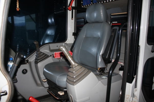 ขายรถแบคโฮ KOBELCO SK200-6E 13,800 ชั่วโมง ขายรถแบคโฮ KOBELCO SK200-6E 13,800 ชั่วโมง