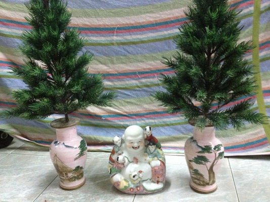 ฮก ลก ซิ่ว แป๊ะยิ้ม องค์ 9 นิ้วกับ 13 นิ้ว แถมแจกันต้นสน 2 ใบ ฮก ลก ซิ่ว แป๊ะยิ้ม องค์ 9 นิ้วกับ 13 นิ้ว แถมแจกันต้นสน 2 ใบ