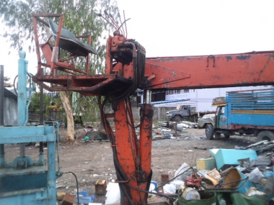ขายเครน คีบเหล็ก 4 ตันเครื่อง 6 สูบ กับ แท่นไฮดรอลิก 400000 ลดราคาอีกแล้ว320000