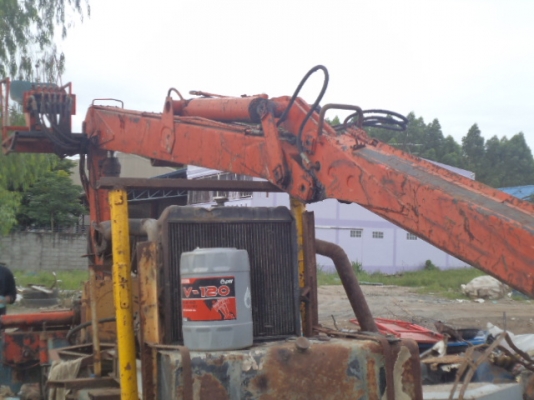 ขายเครน คีบเหล็ก 4 ตันเครื่อง 6 สูบ กับ แท่นไฮดรอลิก 400000 ลดราคาอีกแล้ว320000