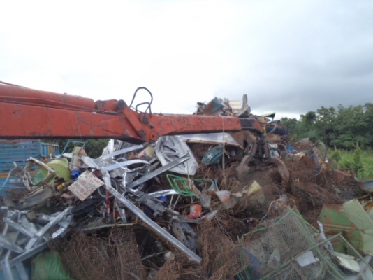 ขายเครน คีบเหล็ก 4 ตันเครื่อง 6 สูบ กับ แท่นไฮดรอลิก 400000 ลดราคาอีกแล้ว320000