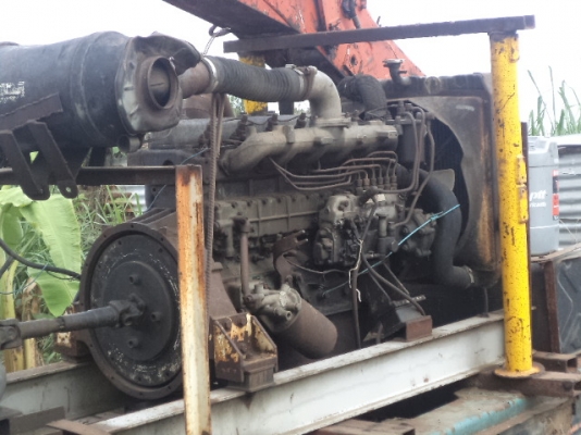 ขายเครน คีบเหล็ก 4 ตันเครื่อง 6 สูบ กับ แท่นไฮดรอลิก 400000 ลดราคาอีกแล้ว320000