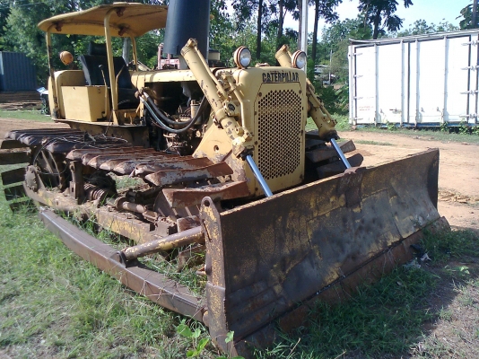 ขายแทรกเตอร์ตีนตะขาบ