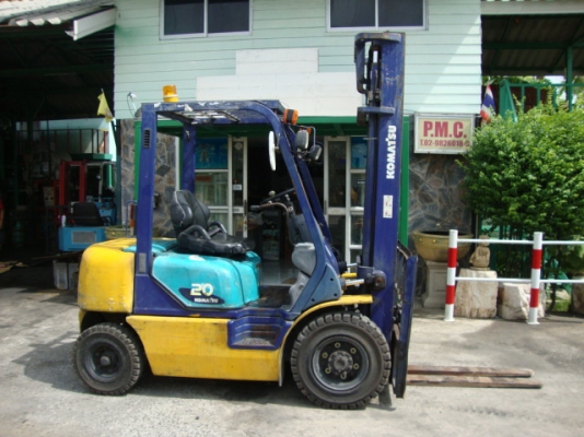 ขายรถโฟล์คลิฟท์  KOMATSU  FD20-14  (รถนอกสภาพดี)  เครื่องยนต์ดีเซล  เสาสูง  4  เมตร  เกียร์ออโตเมติค  งา 1,070  มม. ยางตัน