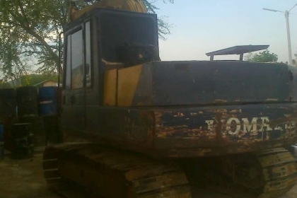 KOMATSU PC120-3 เคืรื่องปั้มเดิม เอวแน่น รอลเลอร์ 7ลูก KOMATSU PC120-3 เคืรื่องปั้มเดิม เอวแน่น รอลเลอร์ 7ลูก