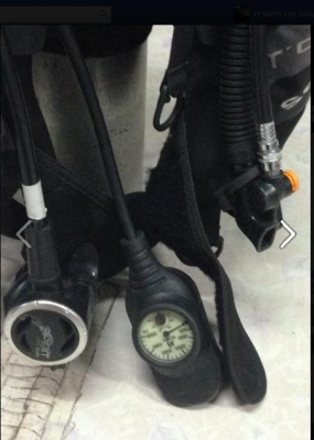 มาอีก แล้วของดีและถูกโคตร ชุดประดาน้ำ SCOBAPRO (T-ONE)#4 ครบชุด ,พร้อมถัง LUXFER 3000 ปอนด์ (ใช้ไม่ถึง 10 ไดร์ฟ)  ขาด ฟิน-หน้ากาก ดำได้เลย) 0879246343 (หนุ่ม)