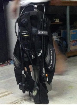 มาอีก แล้วของดีและถูกโคตร ชุดประดาน้ำ SCOBAPRO (T-ONE)#4 ครบชุด ,พร้อมถัง LUXFER 3000 ปอนด์ (ใช้ไม่ถึง 10 ไดร์ฟ)  ขาด ฟิน-หน้ากาก ดำได้เลย) 0879246343 (หนุ่ม)