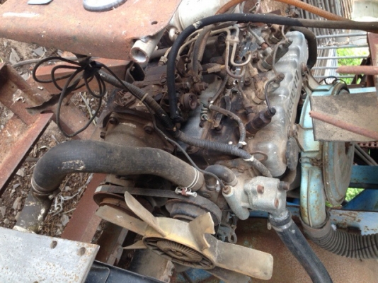 ขายด่วนเครื่องโม่มัน ISUZU 2200