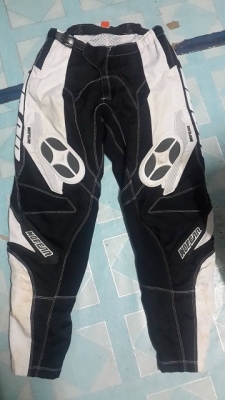 *จำหน่าย*กางเกงวิบากมือสอง หลายตัว *จำหน่าย*กางเกงวิบากมือสอง หลายตัว