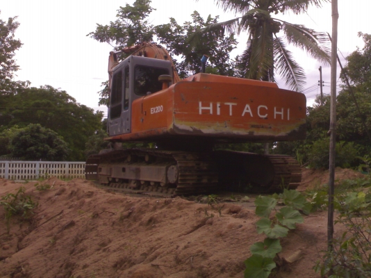 HITACHI EX 200-1