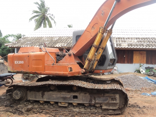 HITACHI EX 200-1