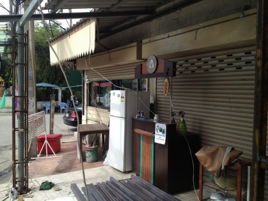 ขายประตูม้วน 3 ชุด สภาพยกขึ้นติดตั้งได้เลย ใช้งานได้ สภาพดี ราคาไม่แพงครับ