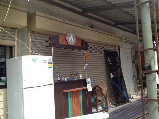 ขายประตูม้วน 3 ชุด สภาพยกขึ้นติดตั้งได้เลย ใช้งานได้ สภาพดี ราคาไม่แพงครับ