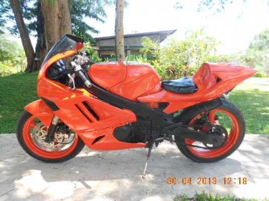 ขาย ZXR 400 เครื่องดีมาก เอกสารอินวอย สีเพิ่งทำใหม่ 35,000 บาทครับ