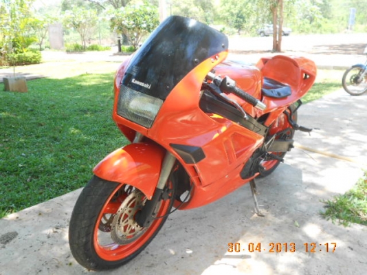 ขาย ZXR 400 เครื่องดีมาก เอกสารอินวอย สีเพิ่งทำใหม่ 35,000 บาทครับ