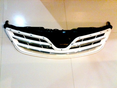 (ของใหม่)กระจังโตโยต้า New altis 1.8 พร้อมส่งครับ