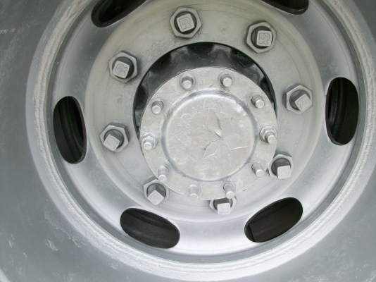 สิบล้อหัวยาว พร้อมใช้ มาอีกแล้วครับ มีประกันประเภท1ครับ พี่จังหวัด ลำปาง