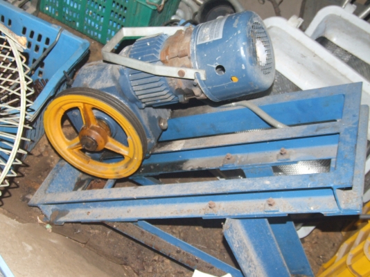 ชุดเกียร์ทดพร้อมมอเตอร์มีเบรคเป็นชุดใช้กับลิฟท์ยกของในตึก