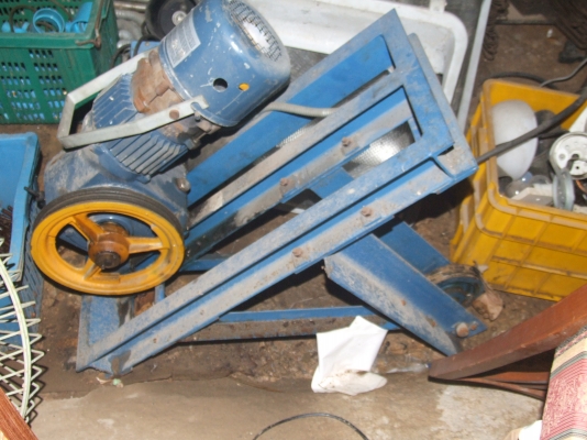 ชุดเกียร์ทดพร้อมมอเตอร์มีเบรคเป็นชุดใช้กับลิฟท์ยกของในตึก