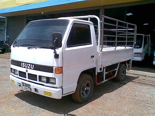 ขายอีซูซุ 4 ล้อ ป้ายเล็กไม่ติดเวลา รถสภาพดี พร้อมใช้ เอกสารพร้อมโอน