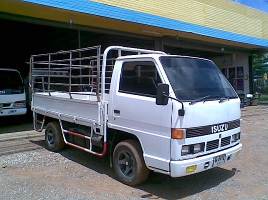 ขายอีซูซุ 4 ล้อ ป้ายเล็กไม่ติดเวลา รถสภาพดี พร้อมใช้ เอกสารพร้อมโอน