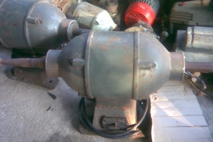 เครื่องปัดเงา 2 ด้าน ยามาบิชิแกนยาว ตัวใหญ่ครับสภาพพร้อมใช้งานครับสวยๆครับราคานี้คุ้มครับ