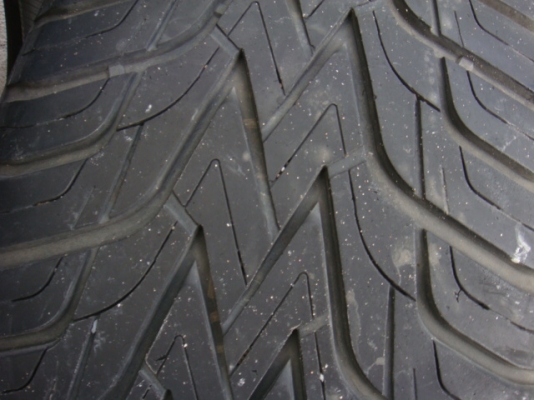 ขายยาง Aurora  265/50/20