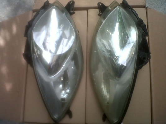 ธารนนทบุรี//ขายไฟหน้ารถYaris ราคา 3,500บาท