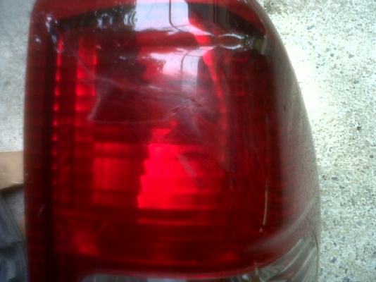 ธารนนทบุรี//ขายไฟท้าย ISUZU DMAX ราคา 2,000 บาท ธารนนทบุรี//ขายไฟท้าย ISUZU DMAX ราคา 2,000 บาท