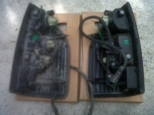 ธารนนทบุรี//ขายไฟท้าย ISUZU DMAX ราคา 2,000 บาท ธารนนทบุรี//ขายไฟท้าย ISUZU DMAX ราคา 2,000 บาท