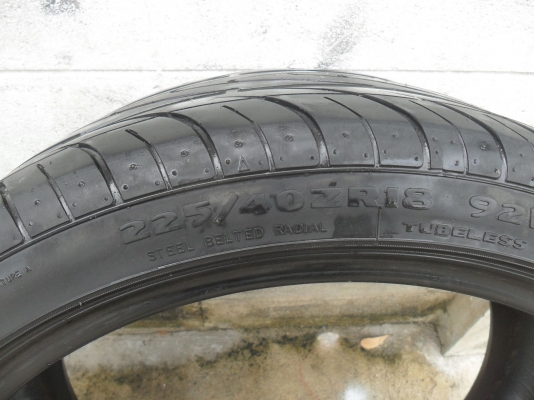 ยาง 225/40ZR18 ปี10 สวยๆ 1 คู่ ราคา 2500 บาท