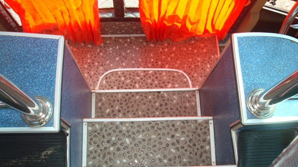 นรากุลทัวร์ รถบัสให้เช่าอุบลราชธานี 0816002998