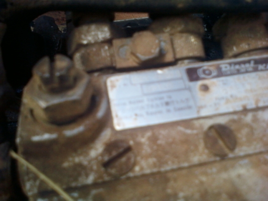 ต้องการขาย  รถดั้ม ยี่ห้อฮี่โน่   ทะเบียนเอกสารครบภาษีไม่ขาดต่อ แถมเครื่องยนต์ให้อีก 1 เครื่อง  DQ100  ใช้งานได้ปกติครบ