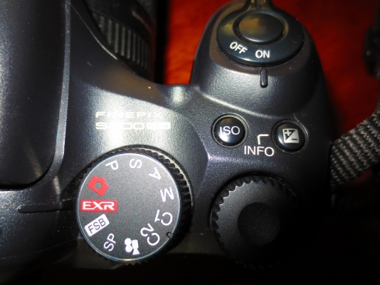 ขายกล้อง มือสอง FUJIFILM รุ่น S200EXR