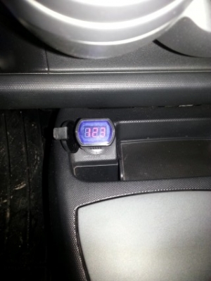 เครื่องวัดแบ๊ตเตอรีในรถยนต์ แบบพกพาสดวกมากๆ เครื่องวัดแบ๊ตเตอรีในรถยนต์ แบบพกพาสดวกมากๆ