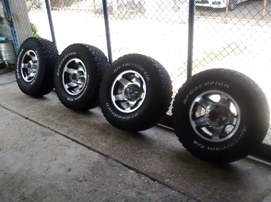 ขายยาง BF GOODRICH 31X10.50 R15  AT