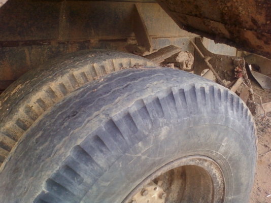 ต้องการขาย HINO KM310  เครื่องยนต์ 100 เพาเวอร์ เอฟ-หน้าหลังแล้ว ภาษีไม่ขาดต่อ แถมเครื่องยนต์ 1 เครื่อง