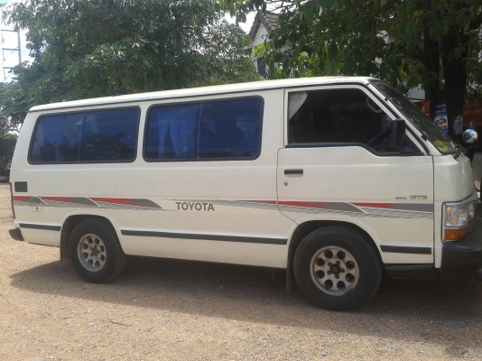 ขายรถตู้ TOYOTA ปี 31 (LH61V)(2L) เครื่องแน่น แรง ดี รถสวยๆ พร้อมโอน พร้อใช้งาน...