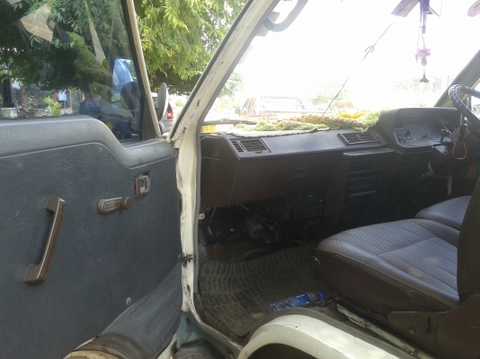 ขายรถตู้ TOYOTA ปี 31 (LH61V)(2L) เครื่องแน่น แรง ดี รถสวยๆ พร้อมโอน พร้อใช้งาน...