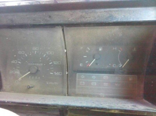 ขายด่วน Isuzu 6 ล้อ 3คิว เครื่อง 85 แรงหัว NKR ถูกสุดๆๆ