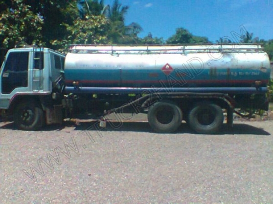 รถบรรทุก 10 ล้อบรรทุกน้ำมัน ยี่ห้อ ISUZU รุ่น FVM 195 แรงม้า รถบรรทุก 10 ล้อบรรทุกน้ำมัน ยี่ห้อ ISUZU รุ่น FVM 195 แรงม้า