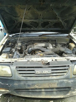 ISUZU Dagonleye หัวเดียว ตู้แห้ง