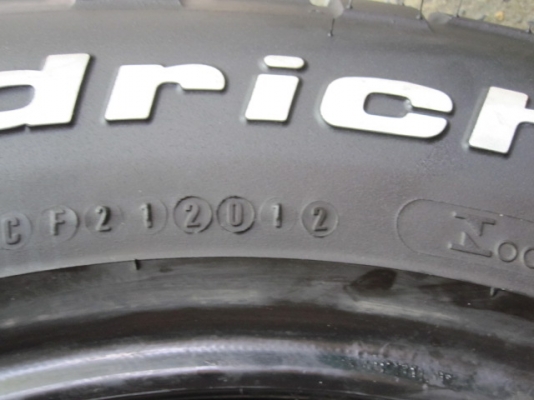 ยาง BF Km2 265/75/16 สภาพสวย ยาง BF Km2 265/75/16 สภาพสวย