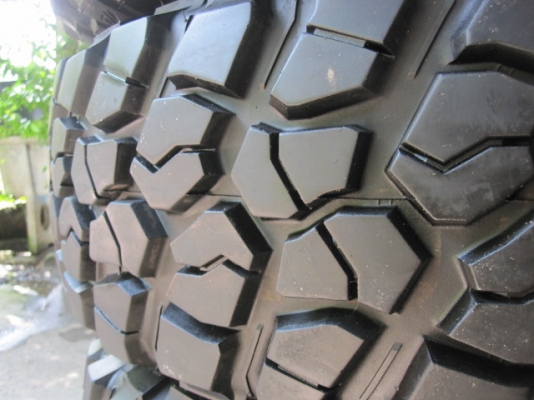 ยาง BF Km2 265/75/16 สภาพสวย ยาง BF Km2 265/75/16 สภาพสวย